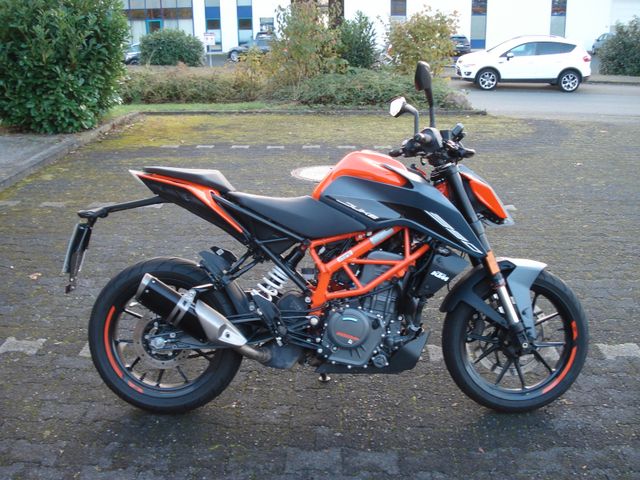 KTM 390 Duke