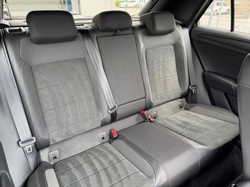 Volkswagen T-Roc R-Line 1.5 l TSI 150 PS 7-Gang-DSG
