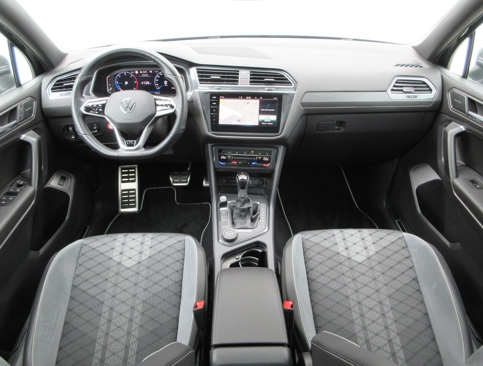 Tiguan Allspace 2.0 TDI 200PS 4M DSG R-Line PANO