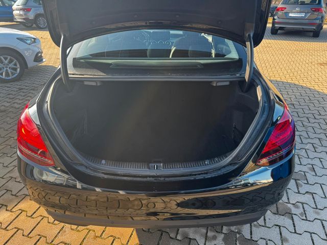 Fahrzeugabbildung Mercedes-Benz C 180 CGI Lim >AUT/NAV/LED/SHZ/PDC/KAM/Distronic
