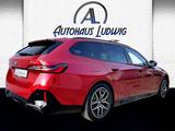 BMW 520d Tour*M-Sport-Pro*Pano*HUD*AHK*Stdh*Dr.Prof. - rote BMW 520