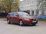Volvo V50 Kombi 2.0 Momentum - Volvo V50 mit Benzin-Antrieb