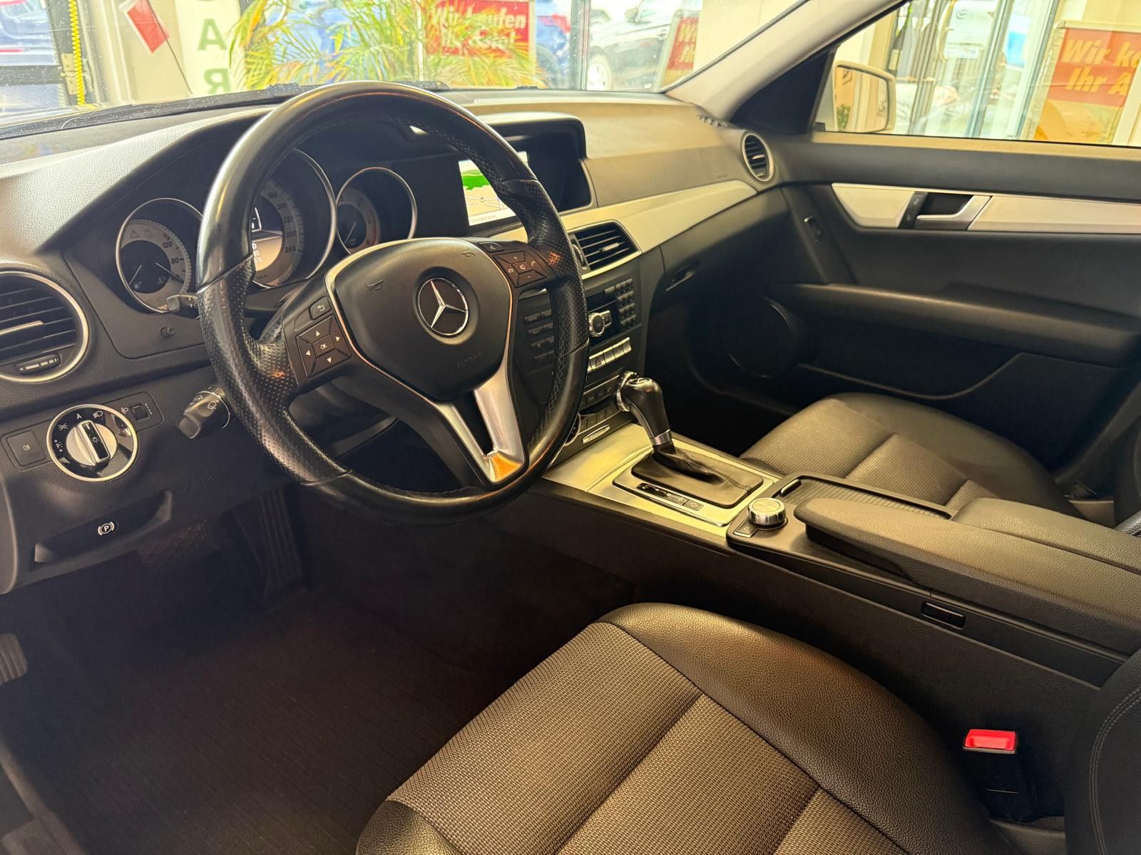 Fahrzeugabbildung Mercedes-Benz C 250 C -Klasse T-Modell/Navi/Klima/Tempomat