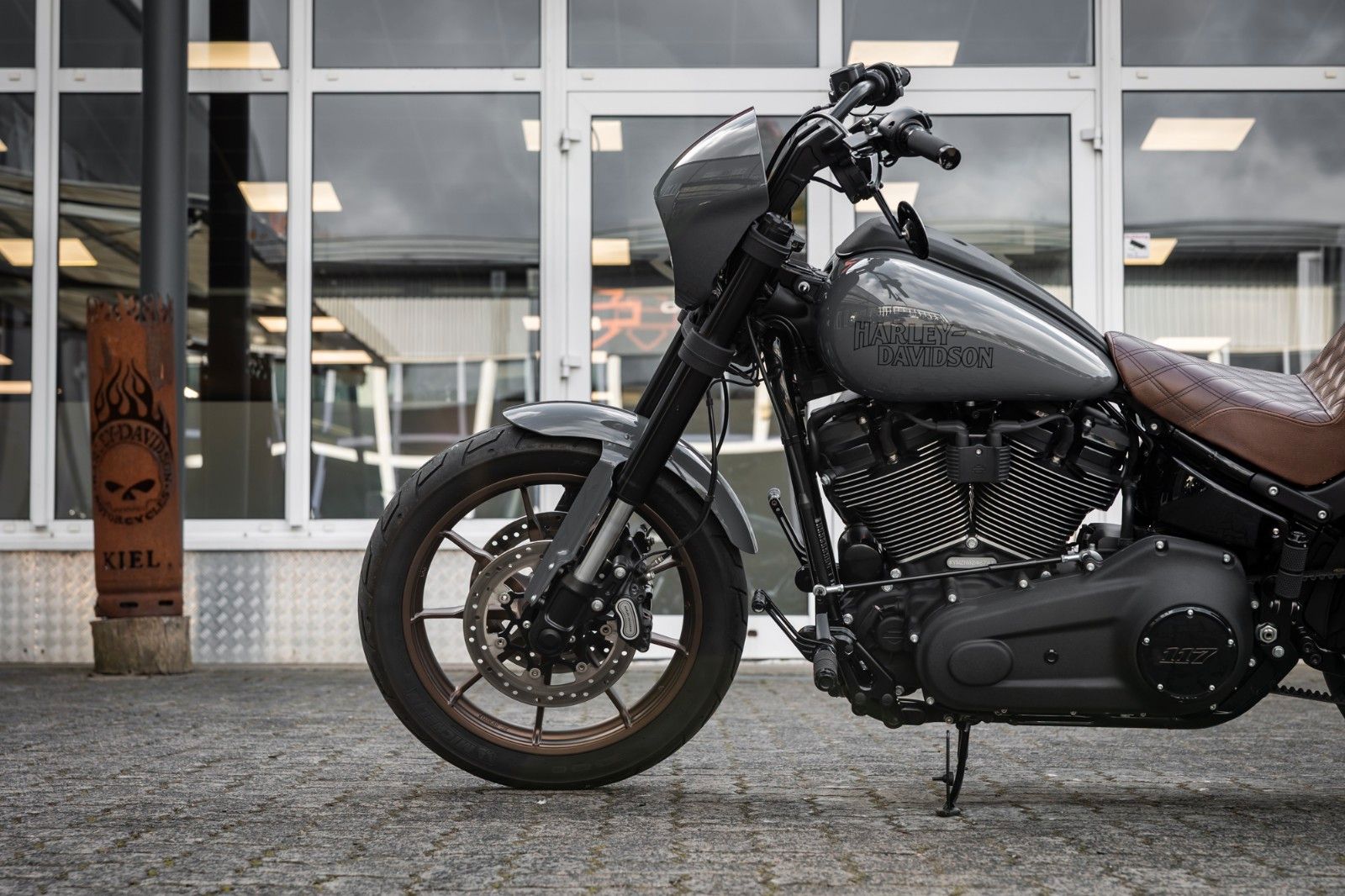 Fahrzeugabbildung Harley-Davidson FXLRS LOW RIDER S 117 CUI - JEKILL&HYDE -