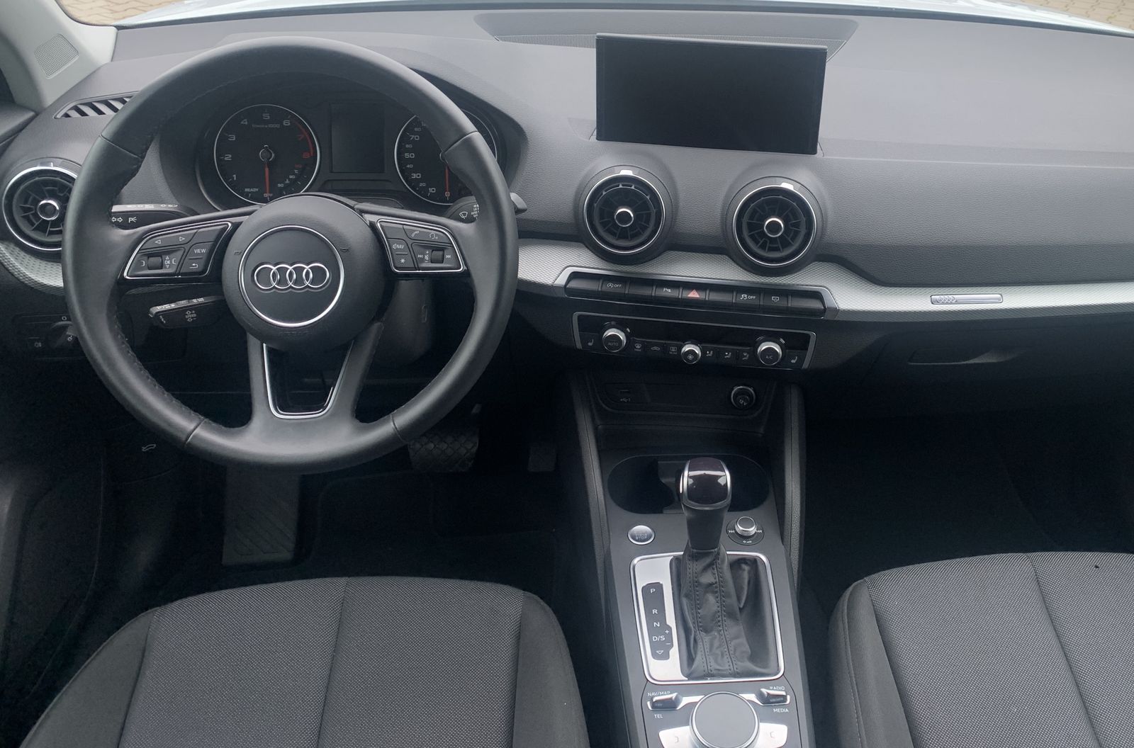 Fahrzeugabbildung Audi Q2 1.5 TFSI*Cam*Navi*LED*Klima*Assistenzpaket*