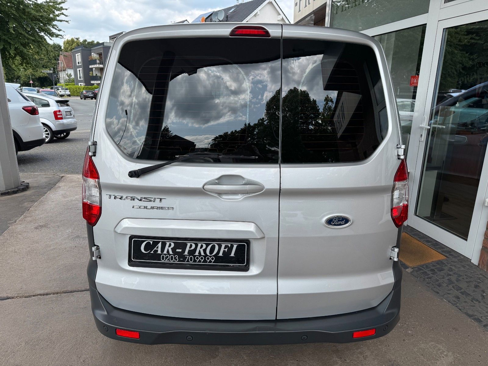 Fahrzeugabbildung Ford Transit Courier Klima/1.Hand