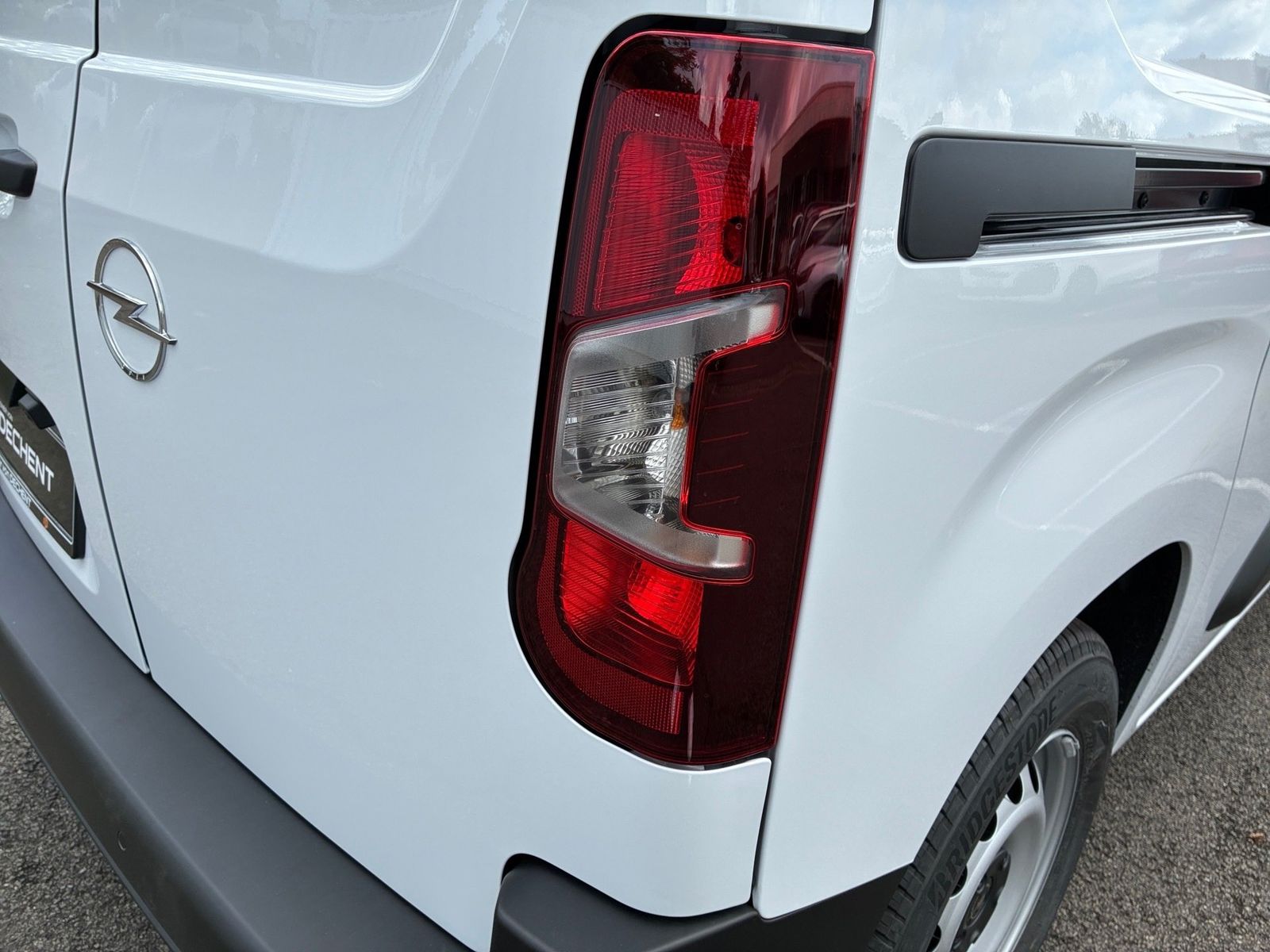 Fahrzeugabbildung Opel COMBO CARGO Electric M 11KW*Navi*SHZ*PDC*RFK*