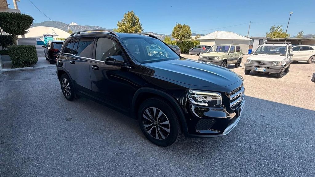 Image of Mercedes-Benz GLB 200