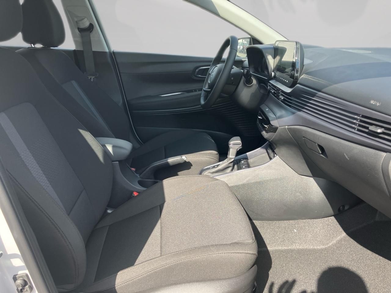 Fahrzeugabbildung Hyundai i20 TREND *Lichtpaket*Komfortpaket* 4xSHZ AUT LM