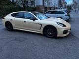 Porsche Panamera Turbo Executive Lang Version  - Porsche: Beige