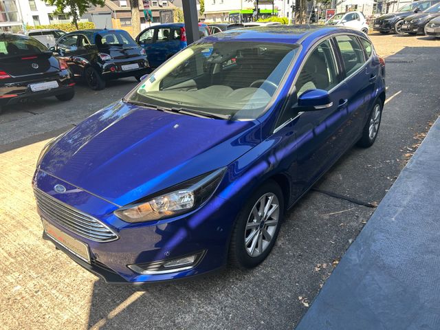 Fahrzeugabbildung Ford Focus 1.5 Autom.Titanium+Navi+Parkpilot+BT+SHZ+