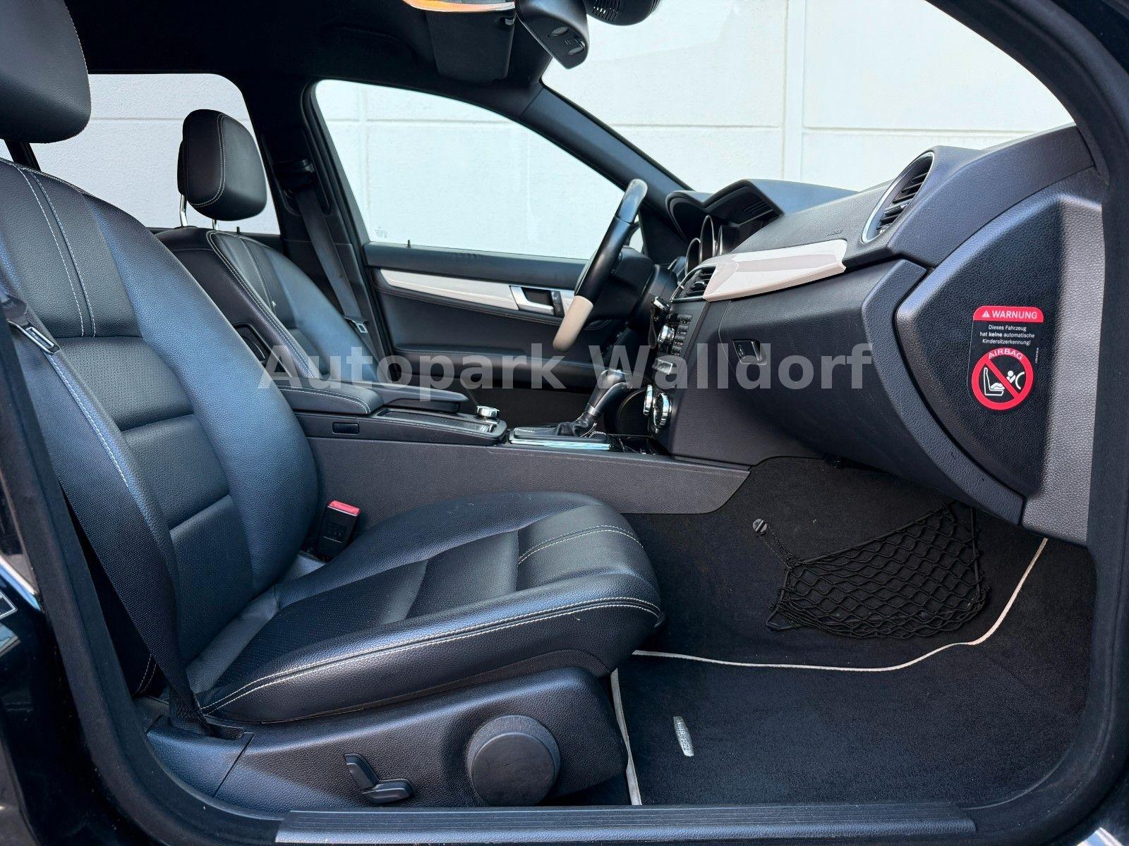 Mercedes-Benz C220 2011 — photo 16
