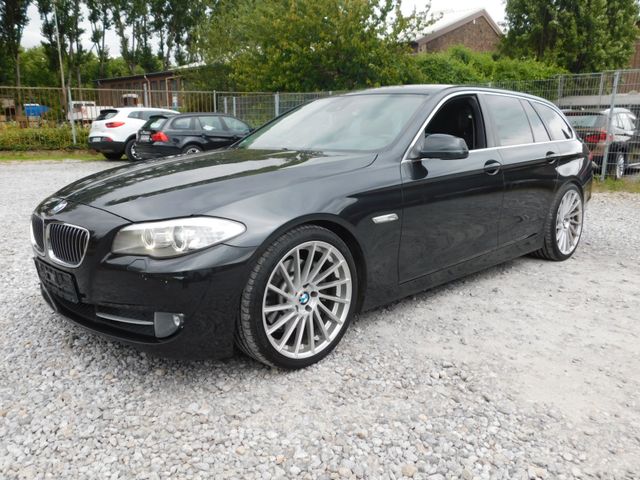 BMW 5 Touring 530dAxDrive/Leder/Navi/PDC