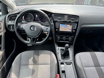 Volkswagen Golf - 11