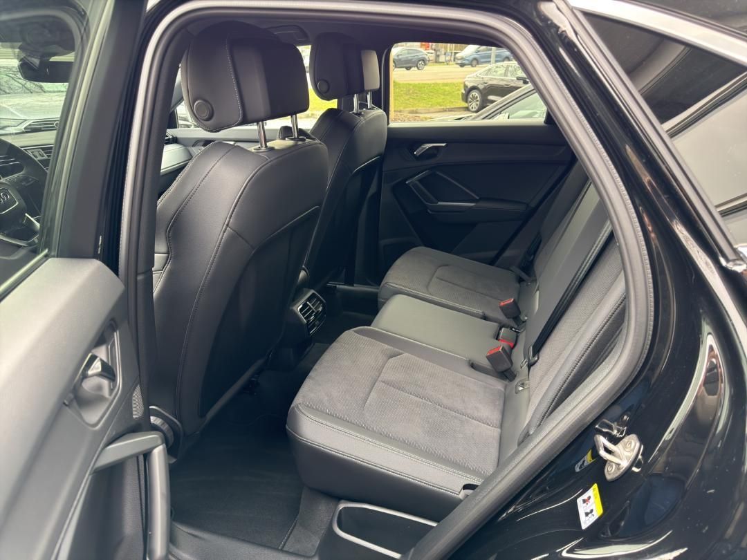 Fahrzeugabbildung Audi Q3 Sportback 35 1.5 TFSI Kamera,LED,Navi,SHZ,PDC