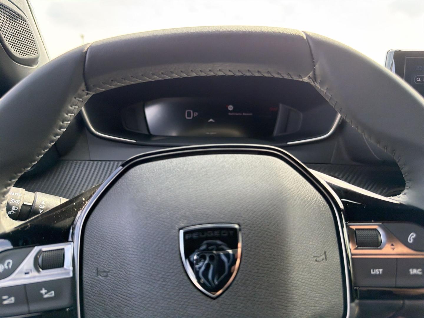 Peugeot 2008 Allure Hybrid 110 e-DSC6 Ganzjahresreifen A