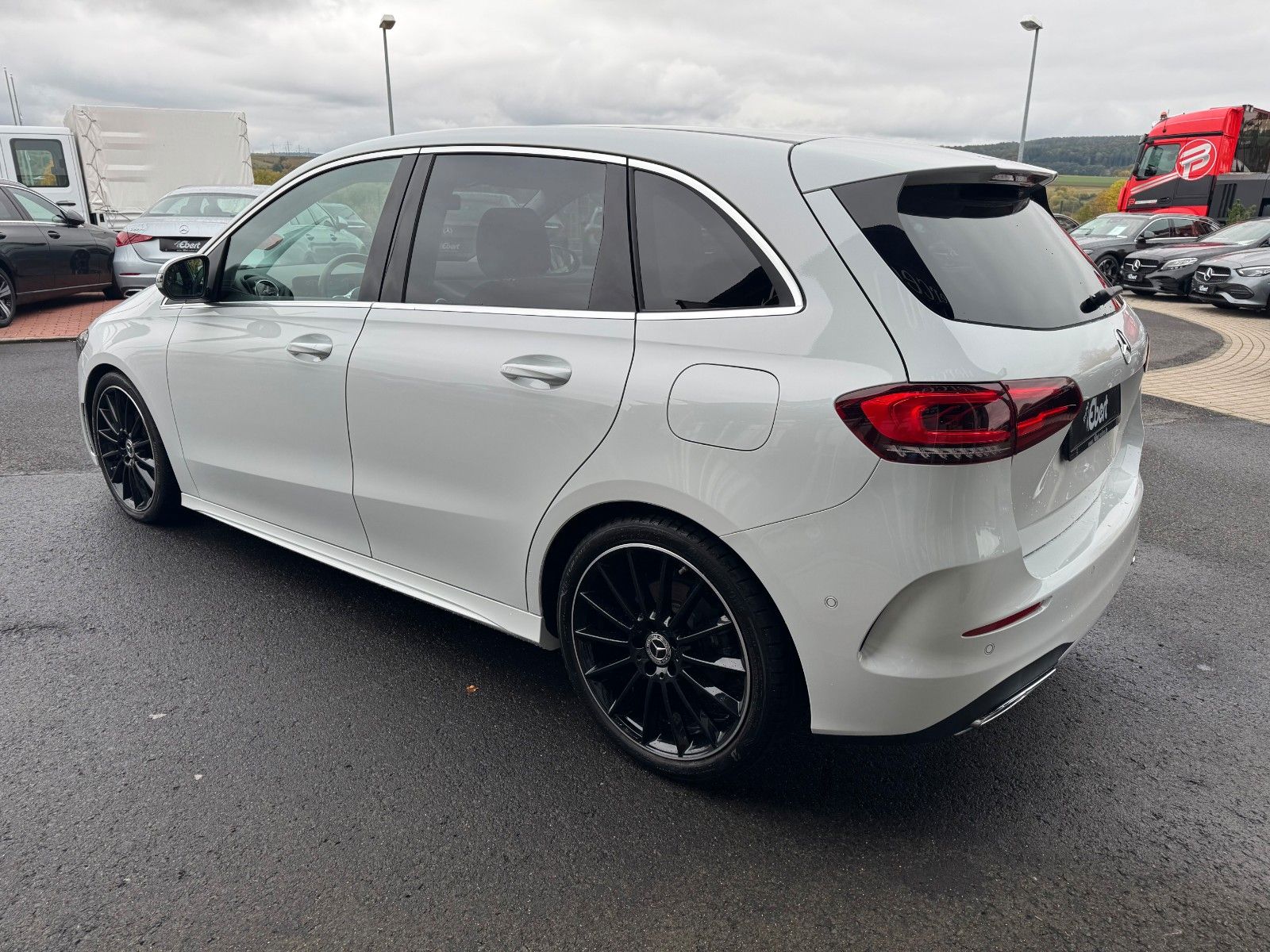 Fahrzeugabbildung Mercedes-Benz B 200 AMG+Ambiente+360+LED+IHC+TotW