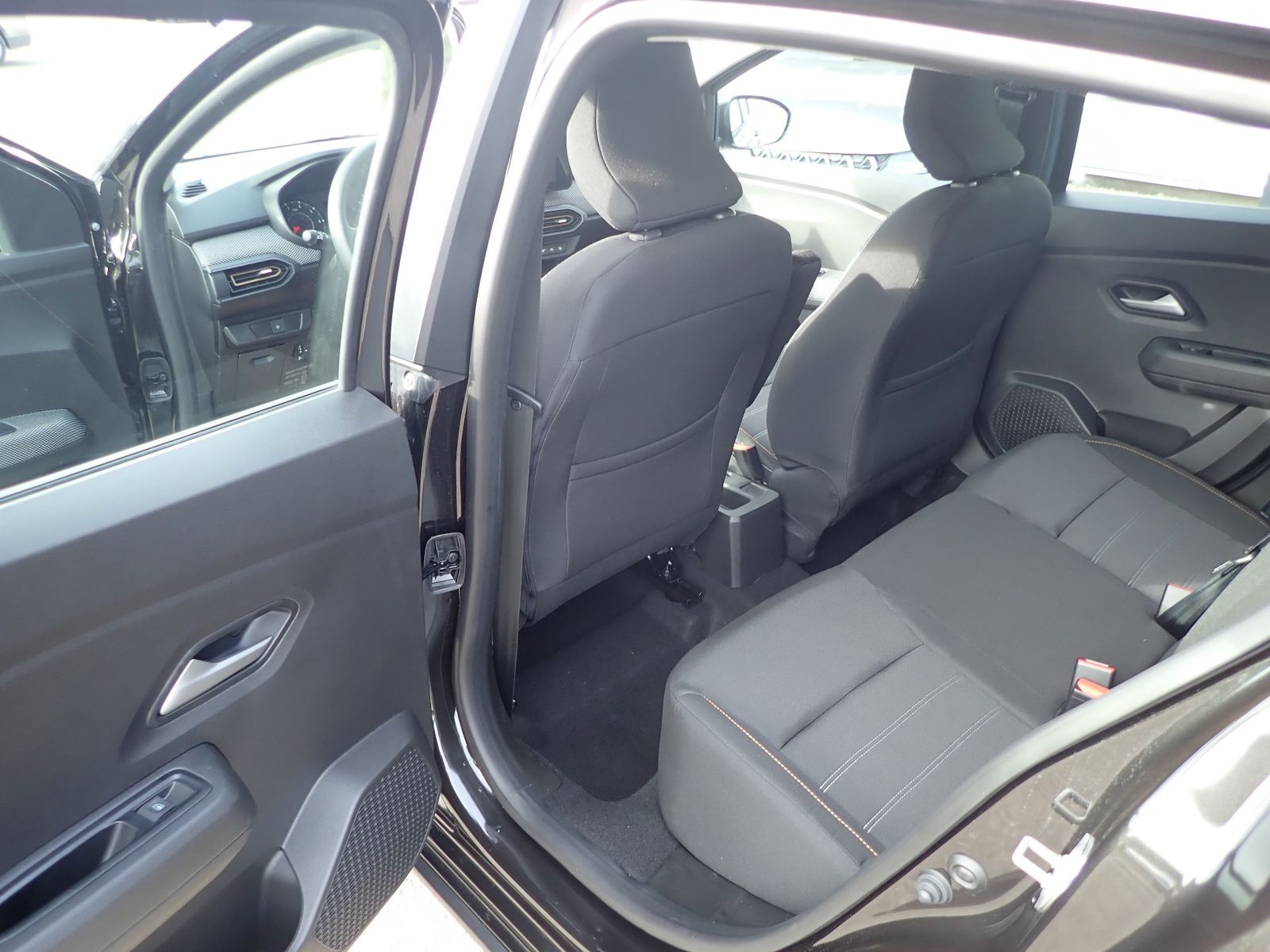 Fahrzeugabbildung Dacia Sandero Stepway Expression TCe 90 CVT