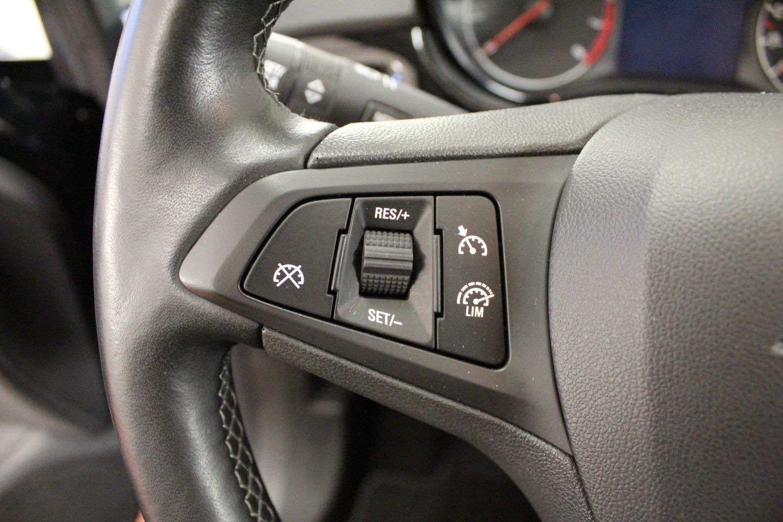 Fahrzeugabbildung Opel Corsa E 1.4 Active Winterpaket*AHK