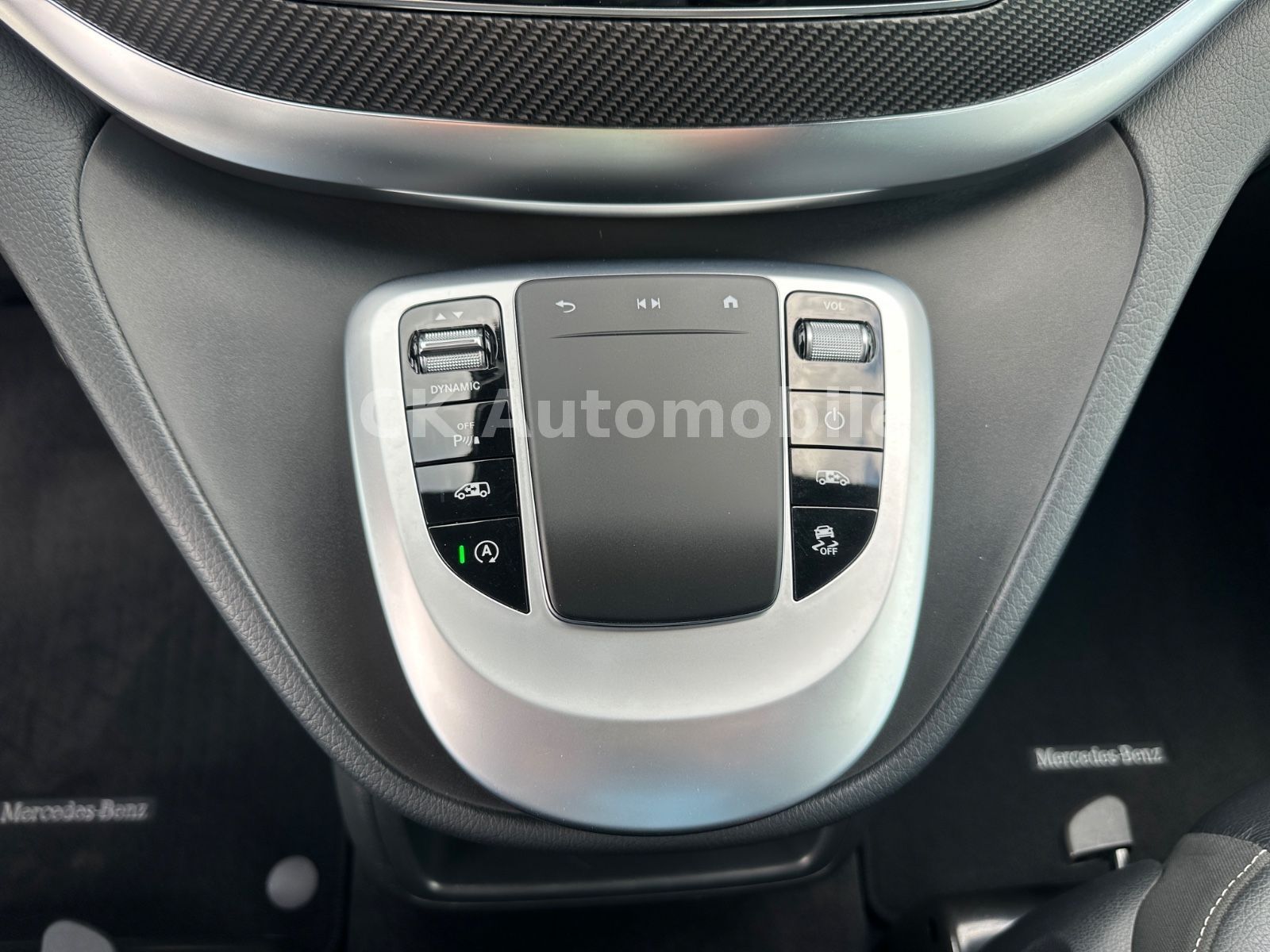 Fahrzeugabbildung Mercedes-Benz V 300d 4 Matic AVANTGARDE AMG-Line/6 Sitze/Pano