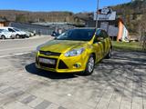 Ford Focus Lim. Titanium*AUTOMATIK*GEPFLEGT** - Ford Focus aus 2011: Limousine