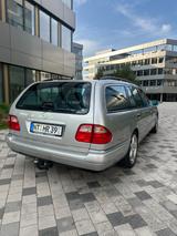 Mercedes-Benz E 240 T AVANTGARDE Avantgarde - Mercedes-Benz E 240 Gebrauchtwagen