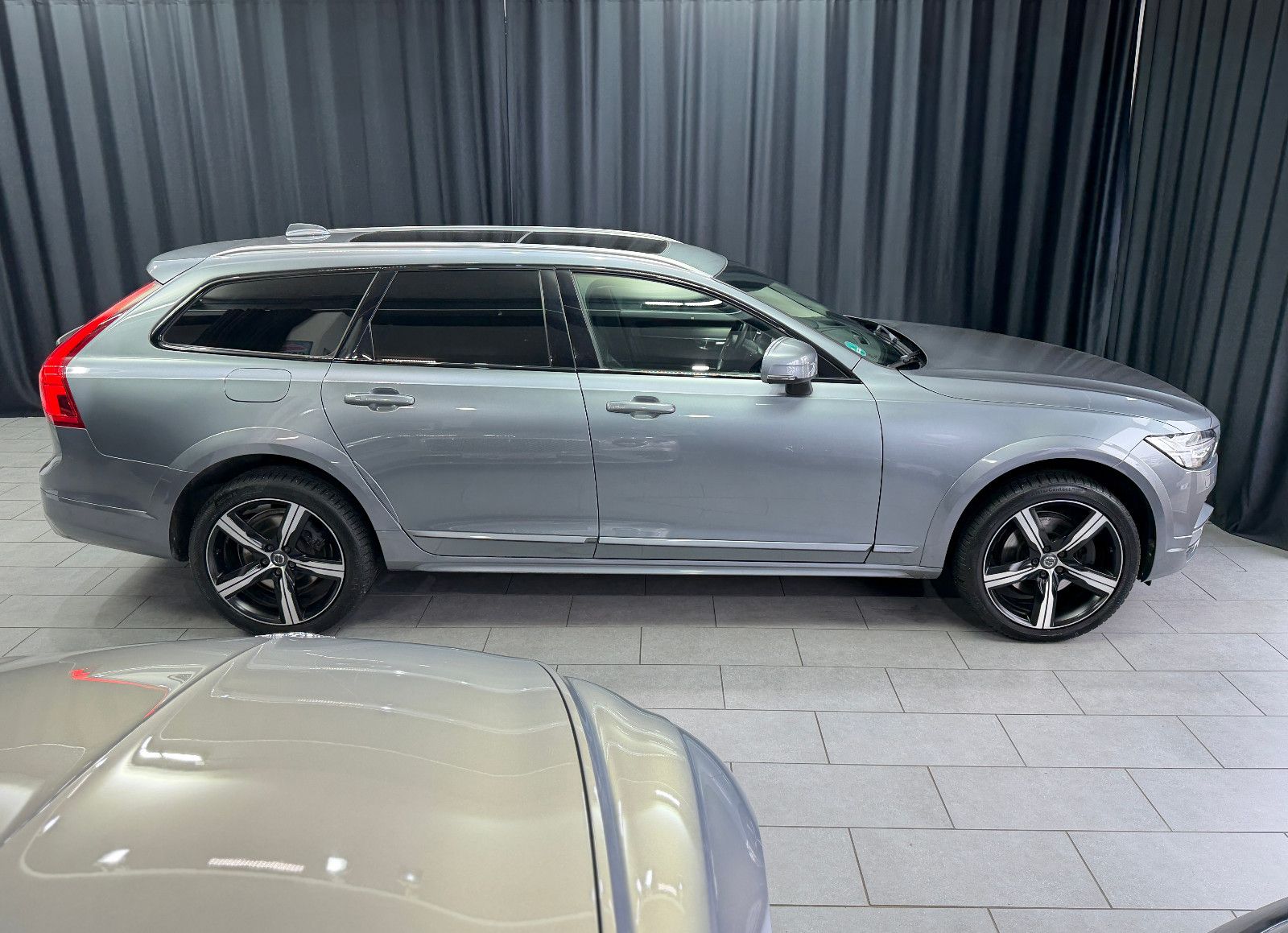 Fahrzeugabbildung Volvo V90 Cross Country Pro AWD|HuD|H&K|360°|PANO