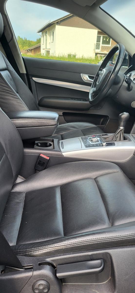 Audi A6 2011 — вигляд ззаду