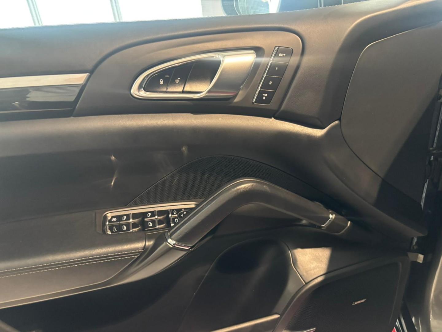 Porsche Cayenne S Diesel*AHK*Standheizung