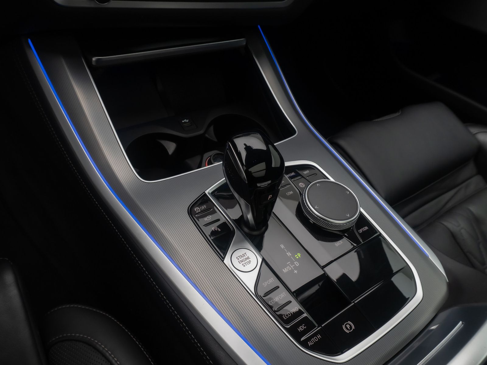 Fahrzeugabbildung BMW X5 xD30d M Sport 360&deg;HUD Panorama Individual 21"
