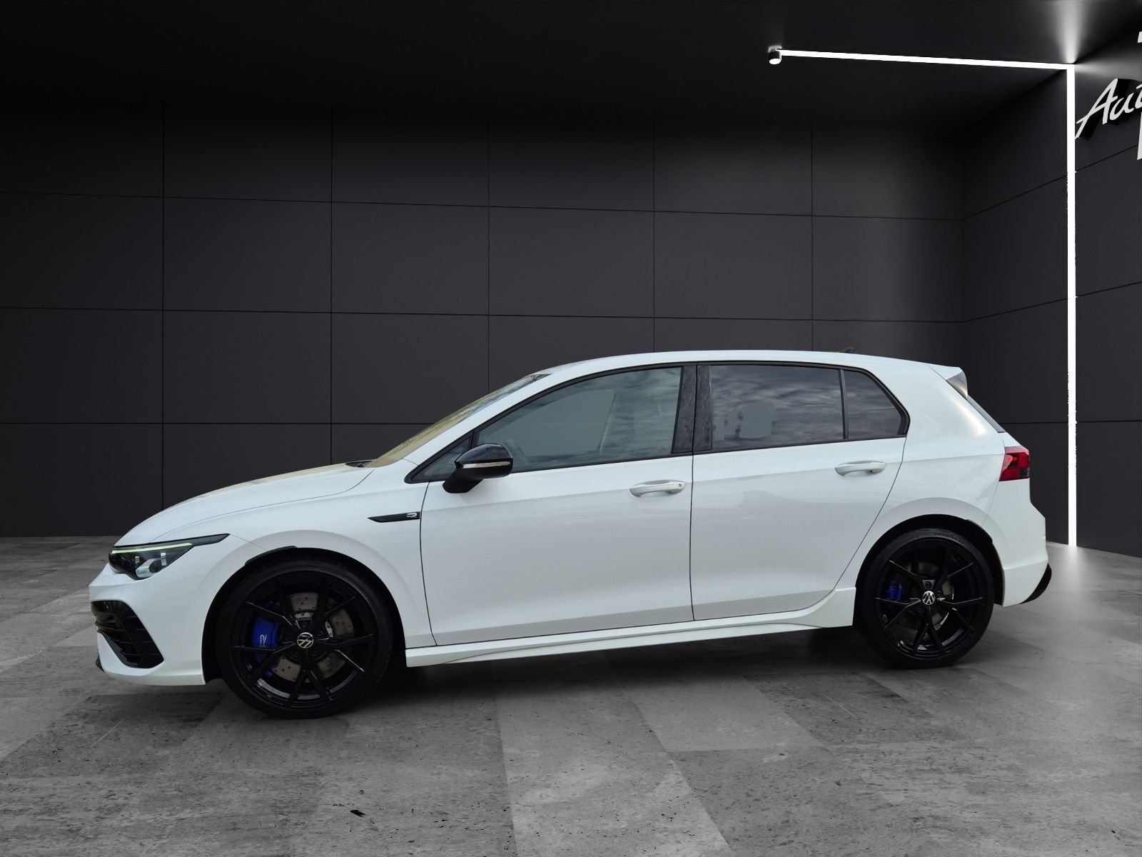 Fahrzeugabbildung Volkswagen Golf VIII R DSG 4M LEDplus Navi AID Pano Akra AC