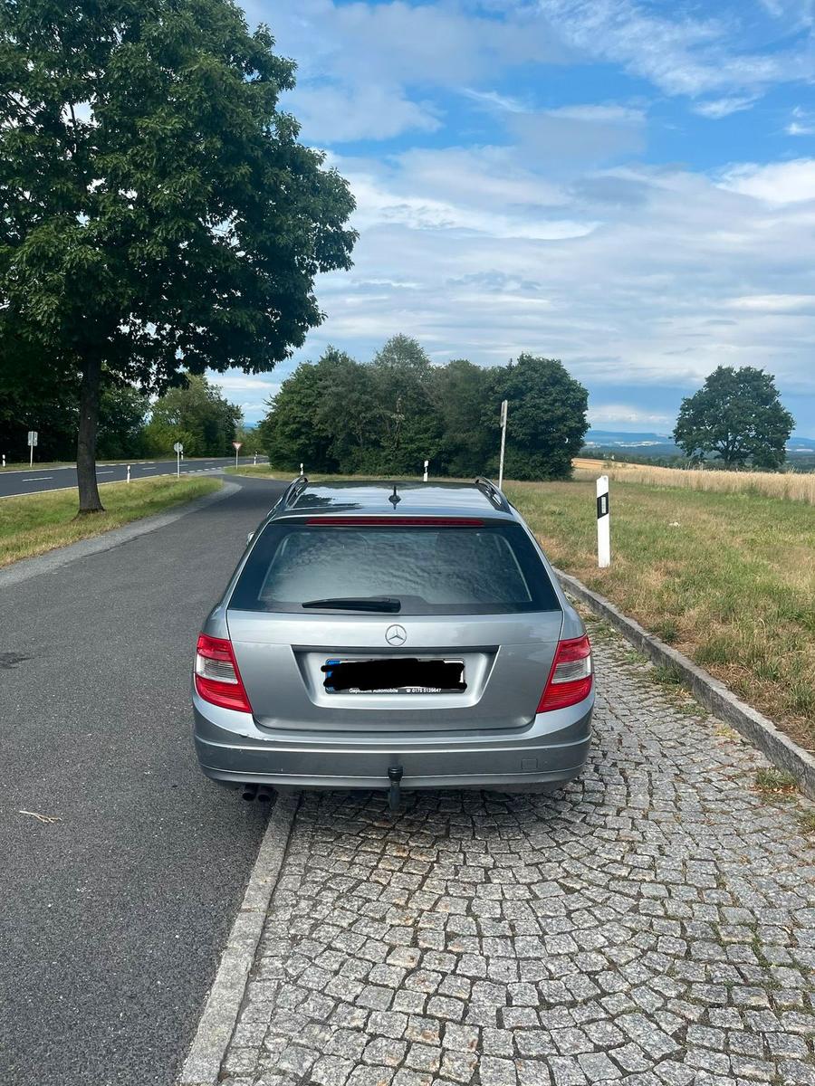 Mercedes-Benz C180 2010 — engine 156 HP (115kW)