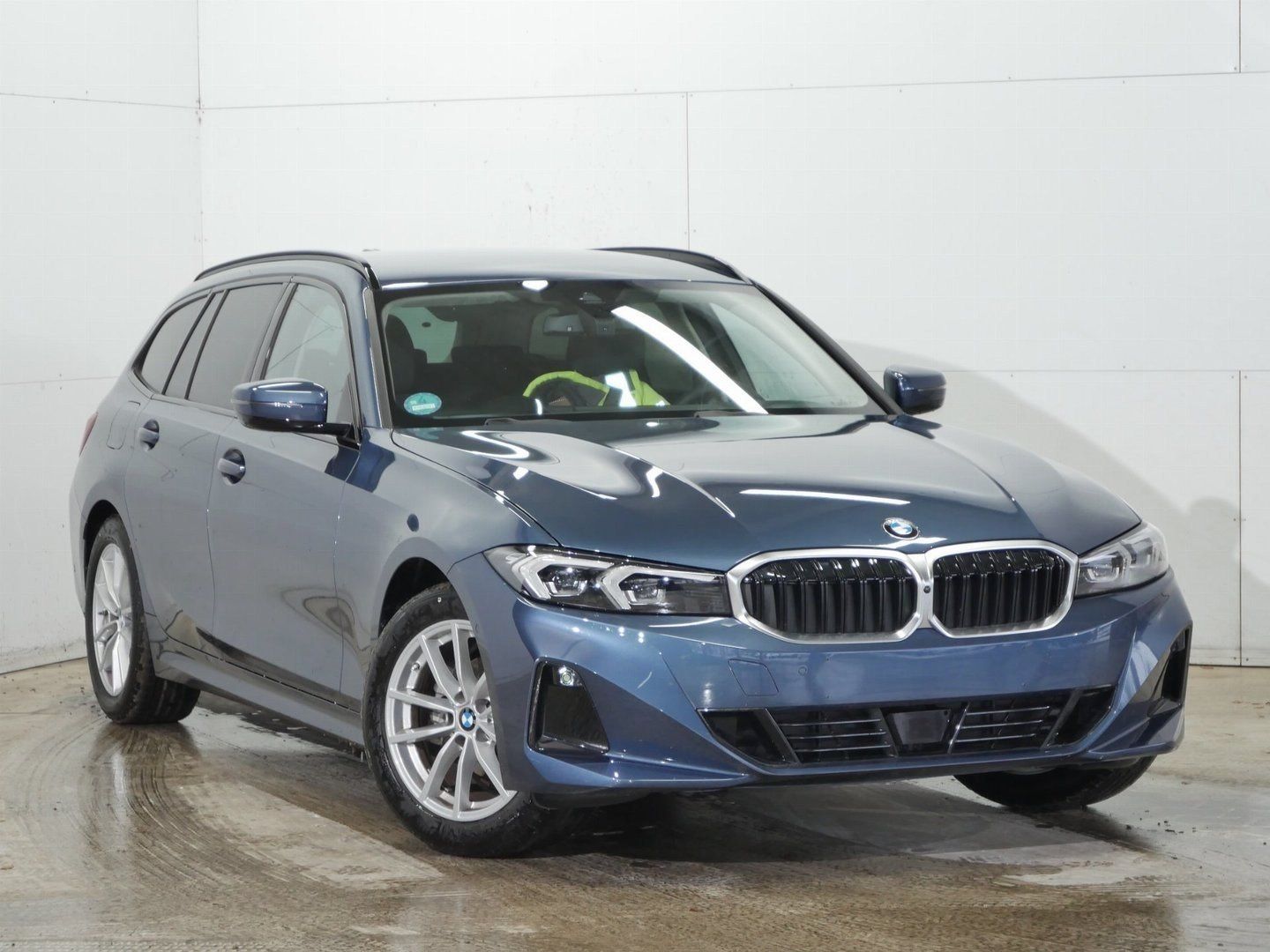 Fahrzeugabbildung BMW 318i |Driving Assistant |Komfortzugang |Sitzheiz