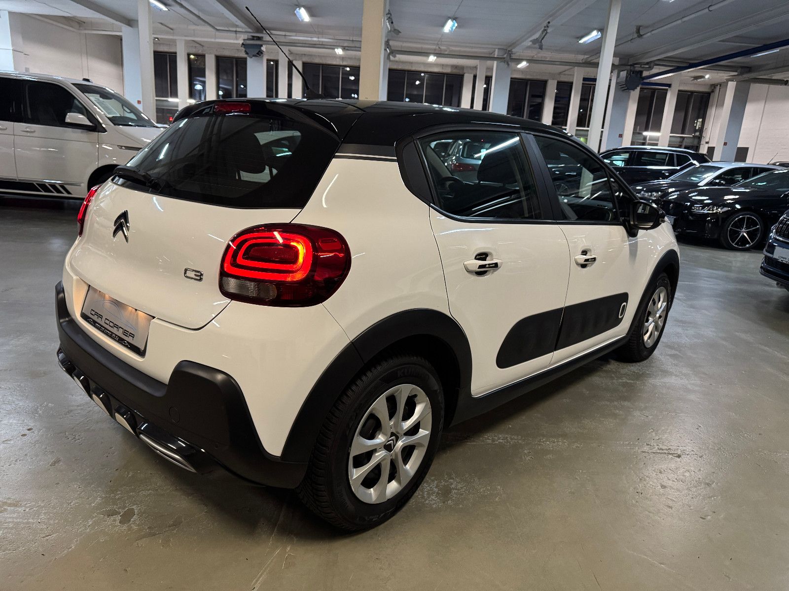 Fahrzeugabbildung Citroën C3 1.6 HDI FEEL COLOR STYLE PAKET NAVI LED VOLL