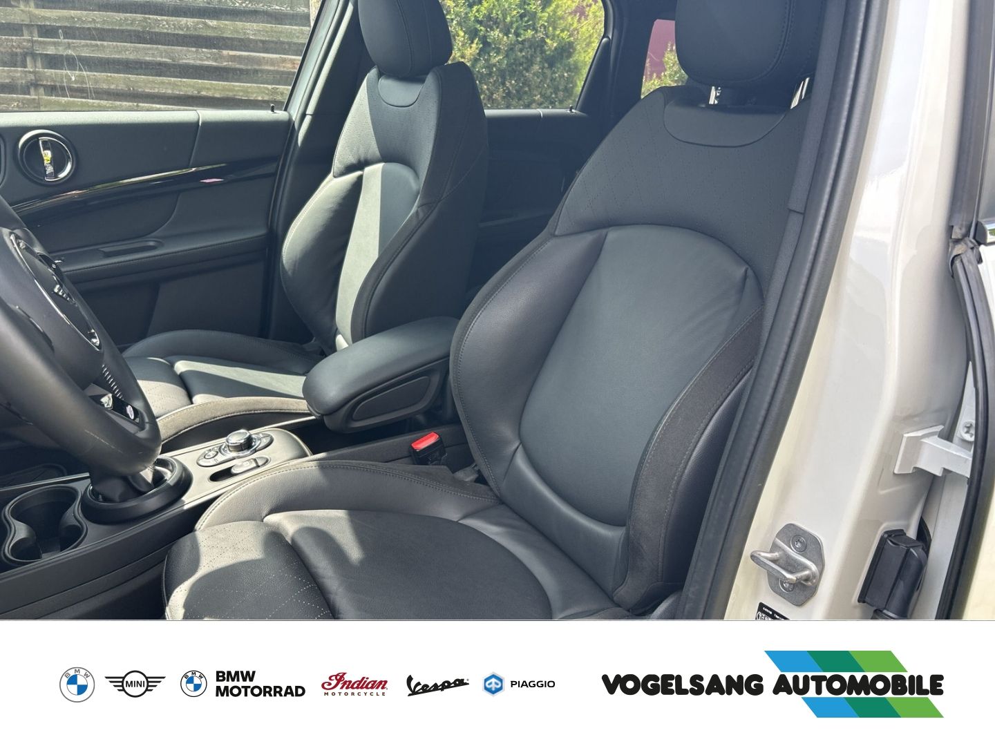 Fahrzeugabbildung MINI Cooper SE Countryman John Cooper Works Trim,ALL4