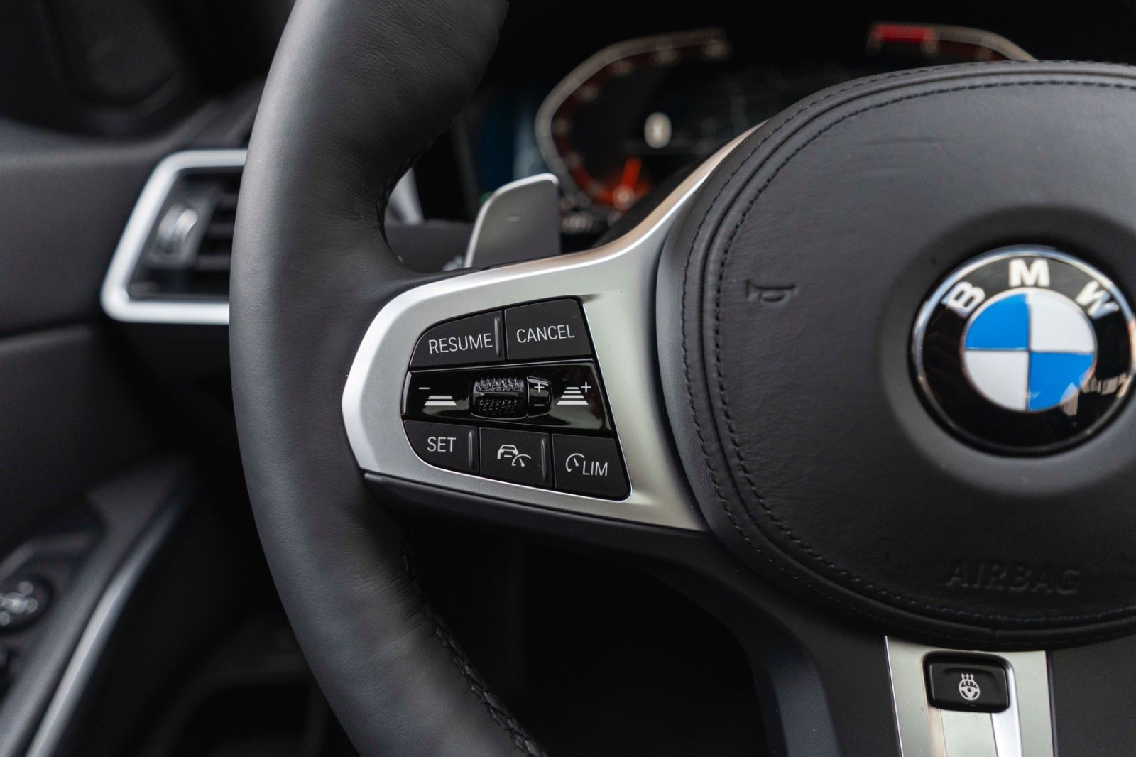 Fahrzeugabbildung BMW 330iX M-Performance HIFI KAM LED NAV CARPLAY