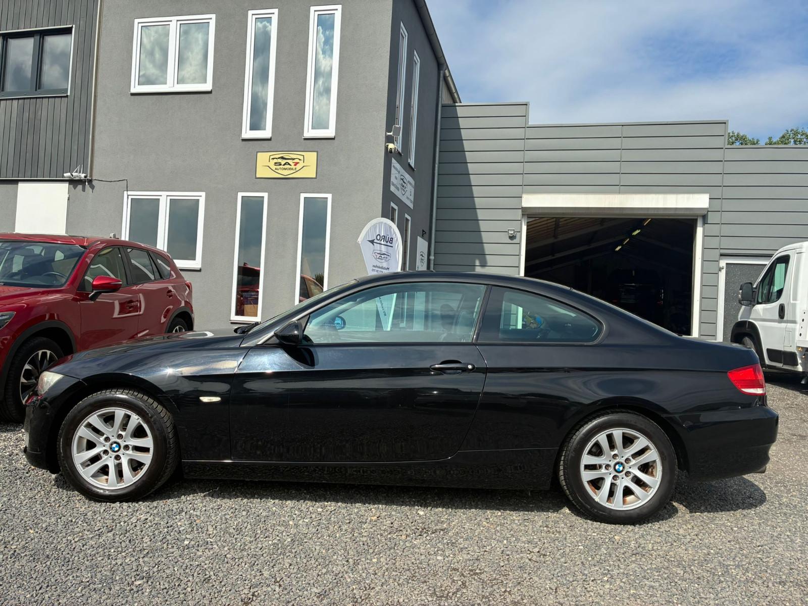 BMW 320 3 Coupe 320i E92*2.HD*Volleder*TüvNeu*