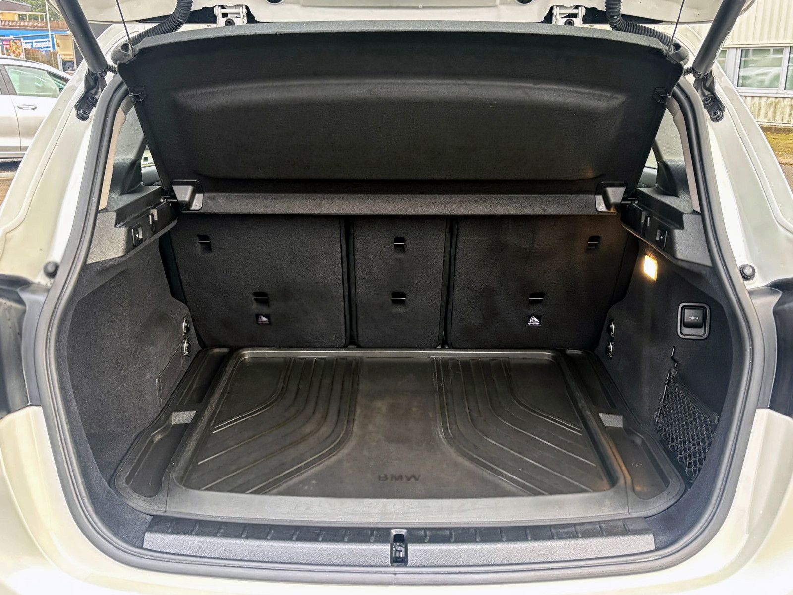 Fahrzeugabbildung BMW 218i Active Tourer Adv. Steptr. ACC PDC KAM Navi