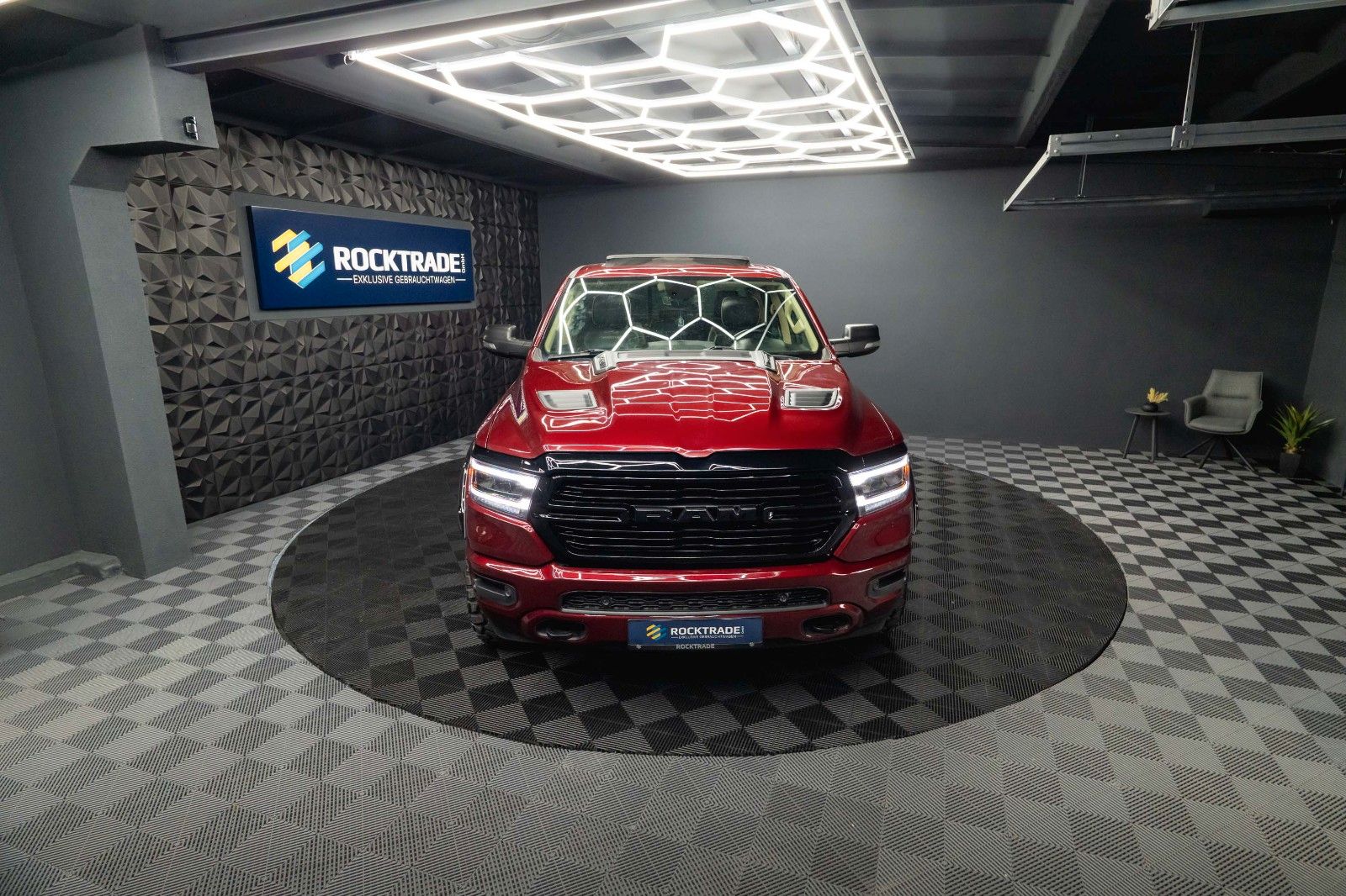 Fahrzeugabbildung Dodge RAM 5.7 V8 HEMI 4x4 NIGHT LARAMIE *Unfallfrei*