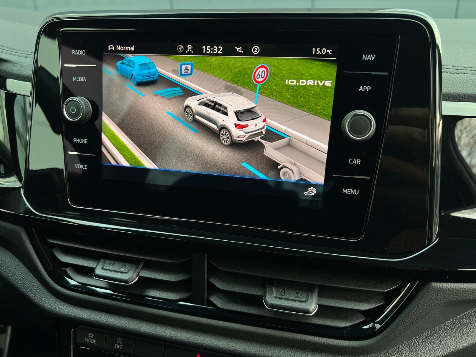 Fahrzeugabbildung Volkswagen T-Roc R-Line 1.5 TSI DSG *AHK, LED, Black Style,