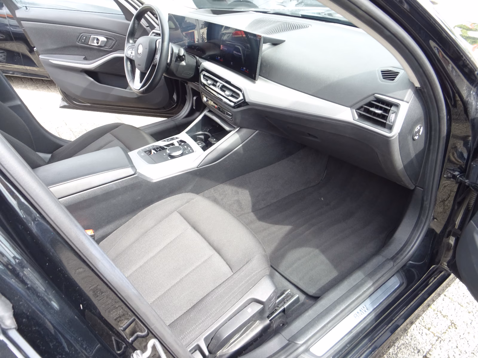 BMW 3 Series iA Touring LED Navi HUD Virt. Kamera Innov., миниатюра 11