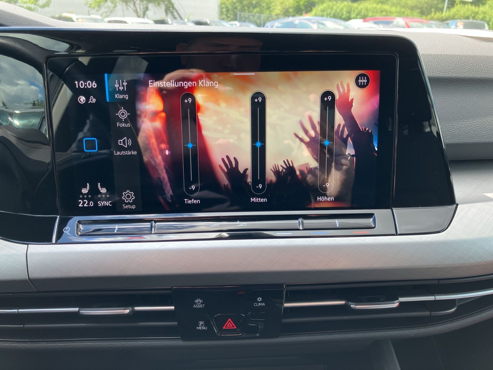 Fahrzeugabbildung Volkswagen Golf VIII Variant TDI Life DSG LED Navi ACC AHK