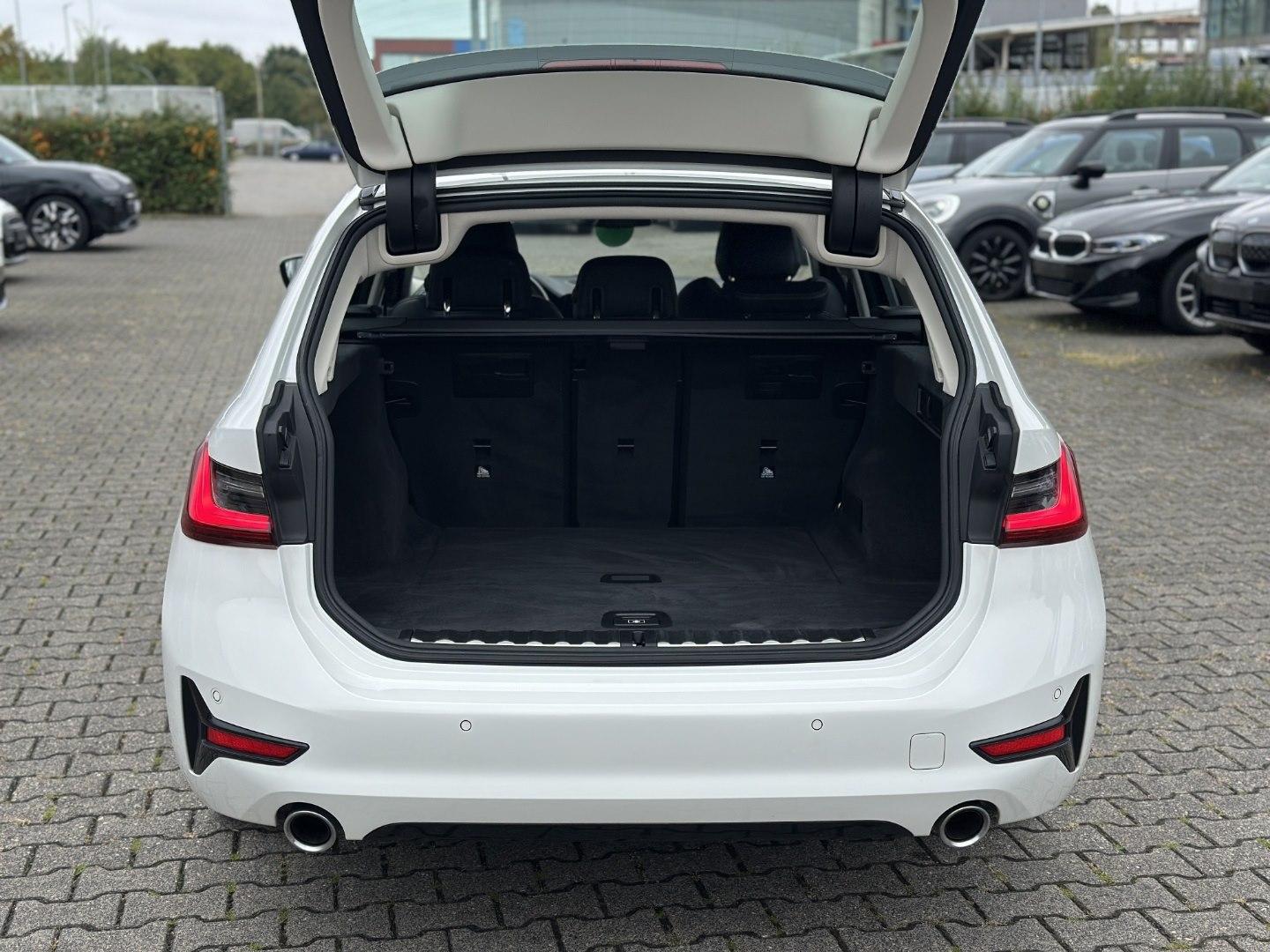 BMW 320d Touring Sport Line HiFi DAB LED WLAN RFK