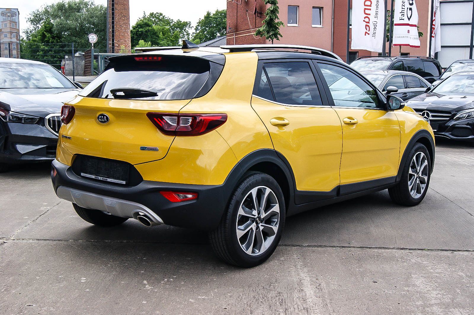 Fahrzeugabbildung Kia Stonic 1.0 T-GDI Mild-Hybrid Spirit FLORIDAGELB