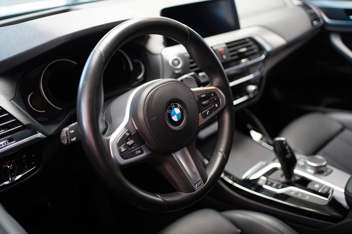 Fahrzeugabbildung BMW X4 xDrive 30i M Sport AHK+Standheizung+Head Up++