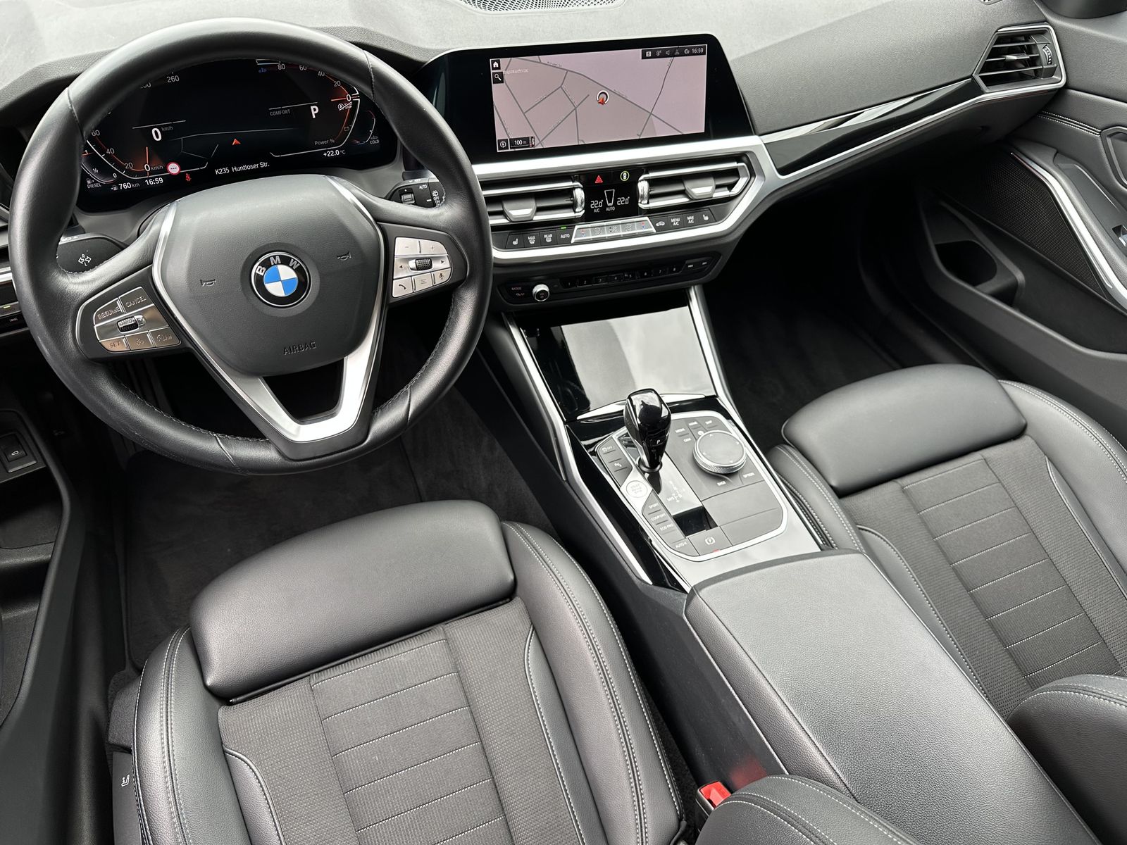 Fahrzeugabbildung BMW 320d Touring Sport-Line NAV+LED+KAMERA+17ZO+1HD