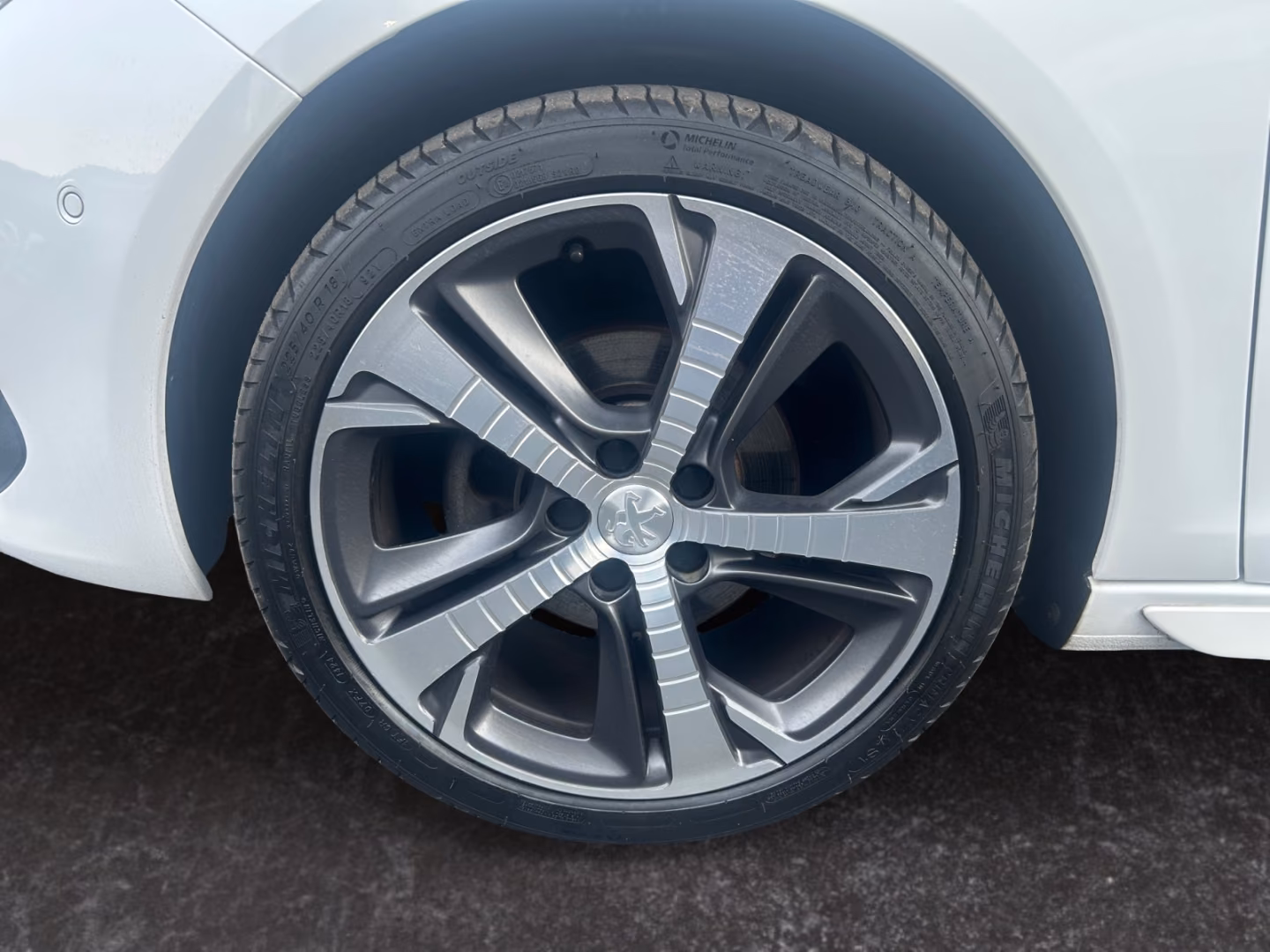 Peugeot 308 SW 1.5 BlueHDi 130 FAP GT *Pano*PDC*SHZ*