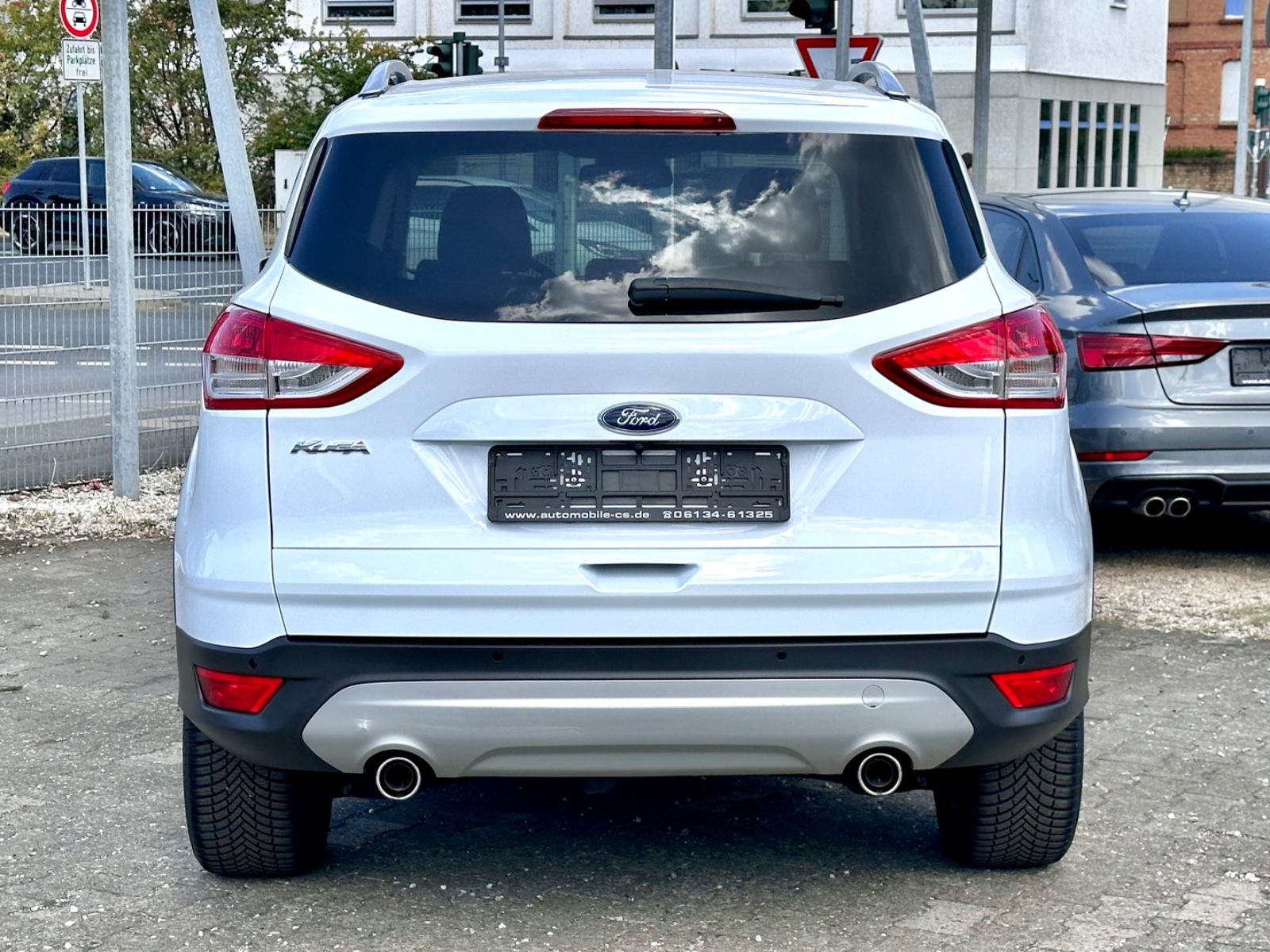 Fahrzeugabbildung Ford Kuga 2.0TDCI Titanium 4x4 *Autom.+Navi+Kamera*