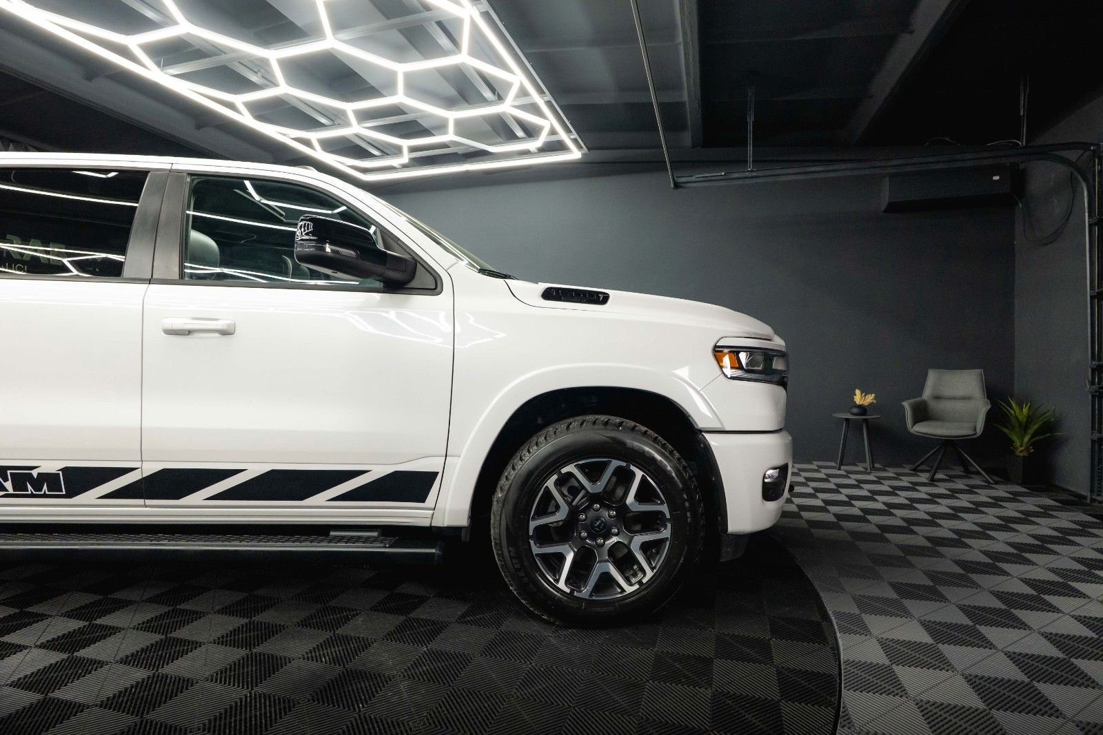 Fahrzeugabbildung Dodge RAM 3.0 MY 25 TWIN TURBO LARAMIE Night Pano ACC