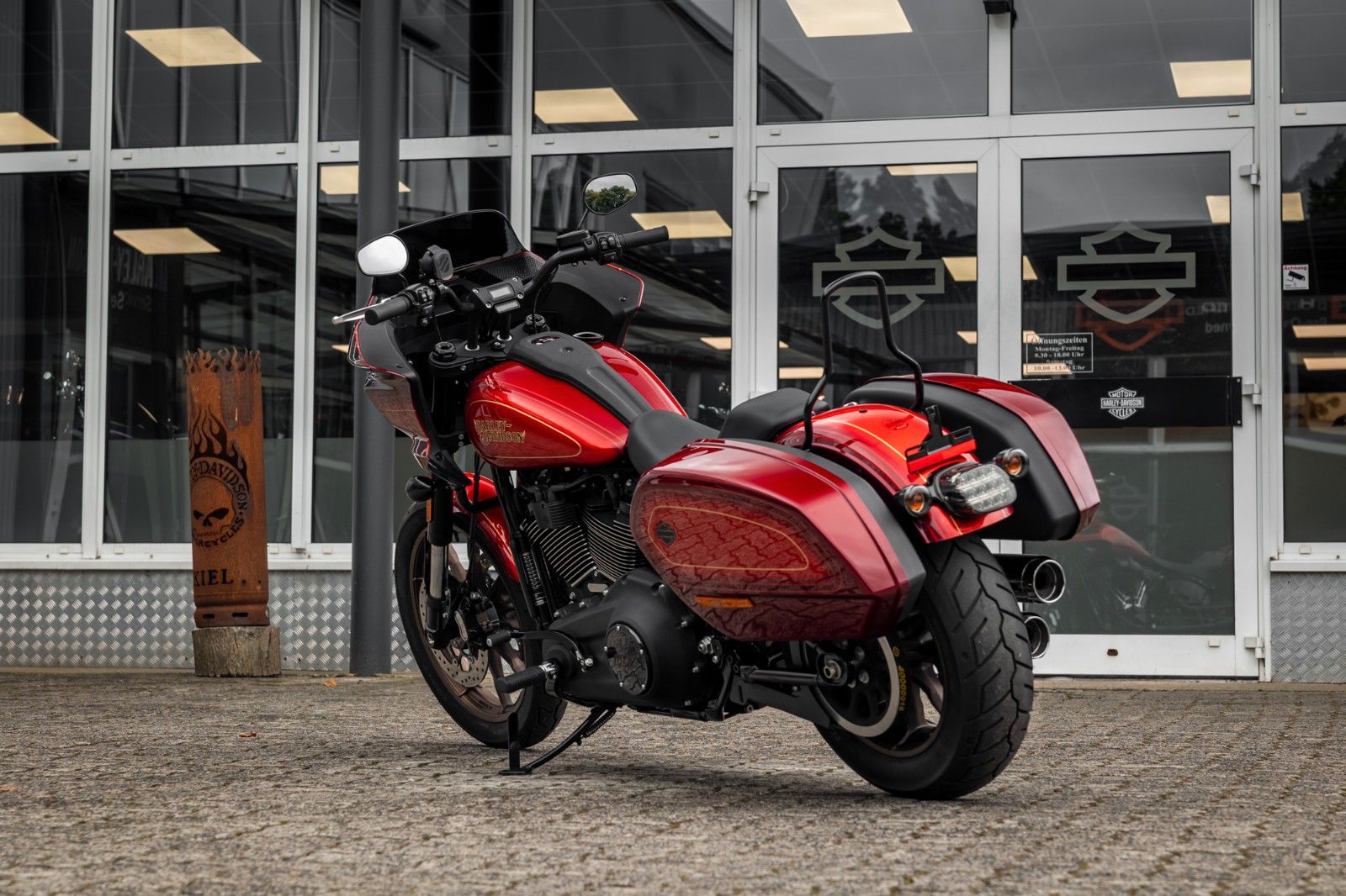 Fahrzeugabbildung Harley-Davidson FXLRST LOW RIDER ST 117 - EL DIABLO Nr. 359/1500